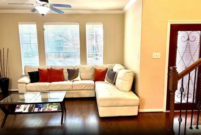 Building Photo - 22 Bettina Ln