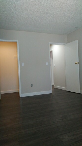 Building Photo - 1000 W MacArthur Blvd