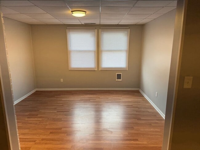 Building Photo - 7932 Whitcomb St