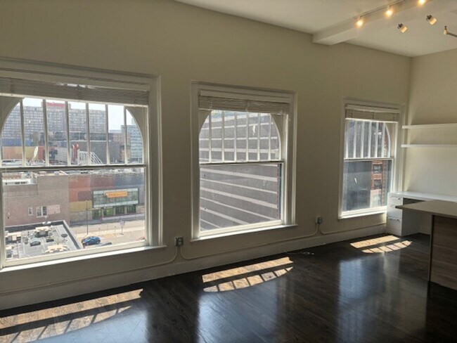 Building Photo - Charming 1bd/1ba Condo – Denver Dry Goods ...