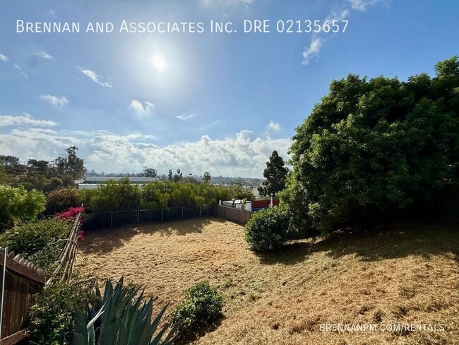 Building Photo - 1569 Parrot St