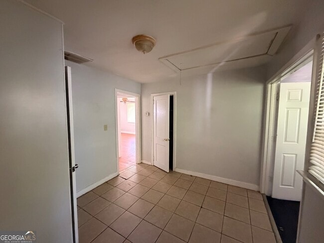 Building Photo - 2203 Tiger Flowers Dr NW