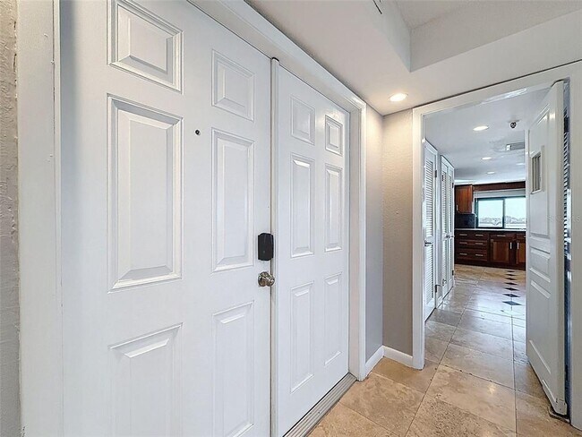 Building Photo - 201 W Laurel St