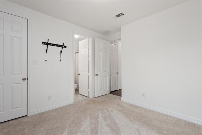 Building Photo - 13525 Emerald Mallard Dr