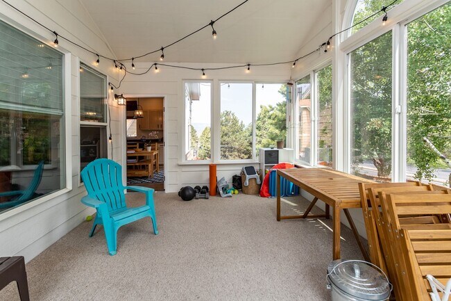 Building Photo - Charming 4-Bedroom Home in Prime Location!!!