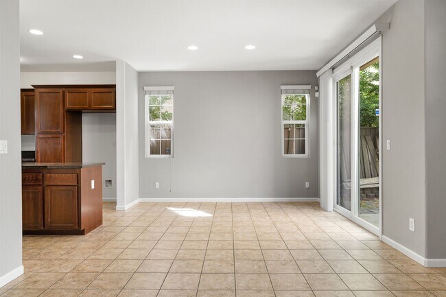 Building Photo - NICE TWO STORY TOWNHOME IN NATOMAS!