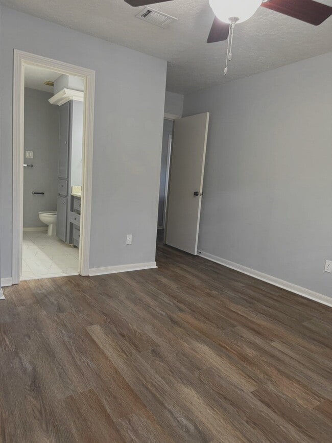 Building Photo - 727 Bunker Hill Rd