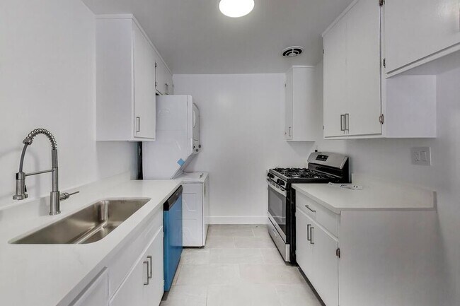 Building Photo - 2339 8th Street-A
