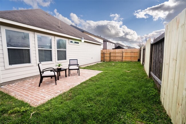 Building Photo - 15419 Hazel Thicket Tr