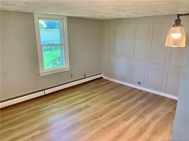 Building Photo - 551 N Main St