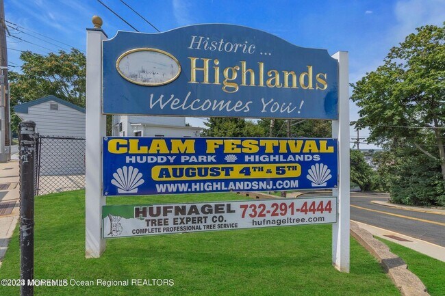 Building Photo - 330 Shore Dr