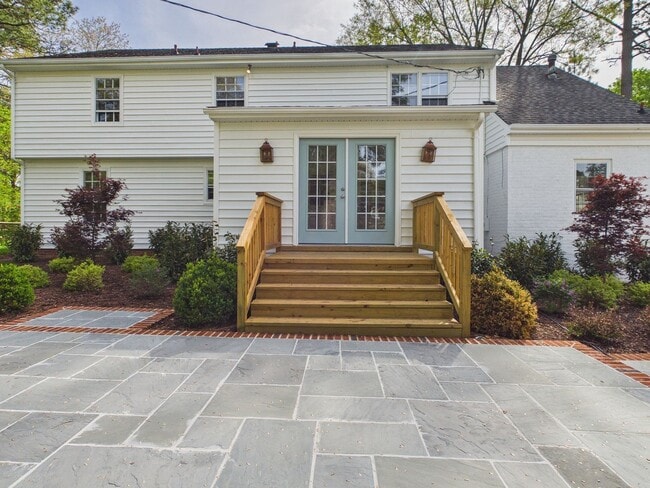 Building Photo - 1602 Harborough Rd