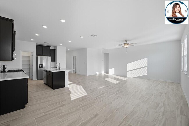 Building Photo - 215 Thurman Holt Rd