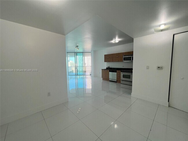 Building Photo - 350 S Miami Ave