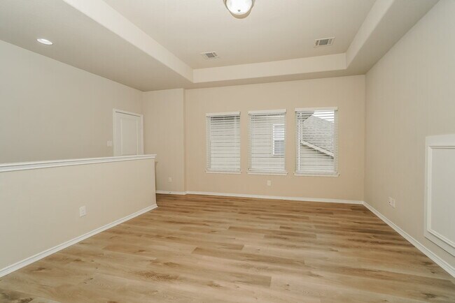 Building Photo - 441 Lacey Oak Lp