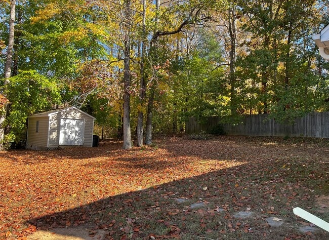 Building Photo - FOR RENT DAVIE CO!