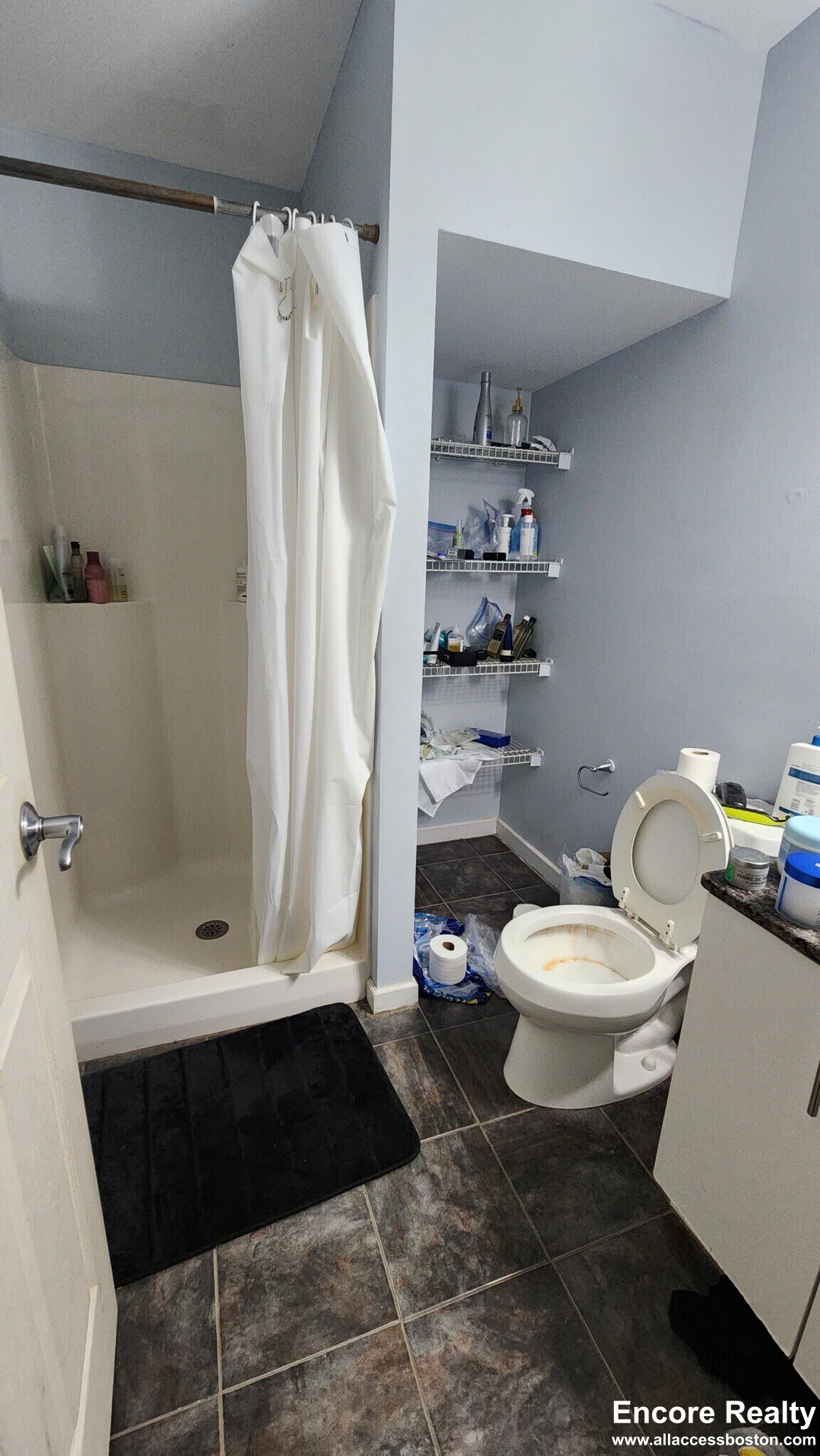 Building Photo - 462 Park Dr