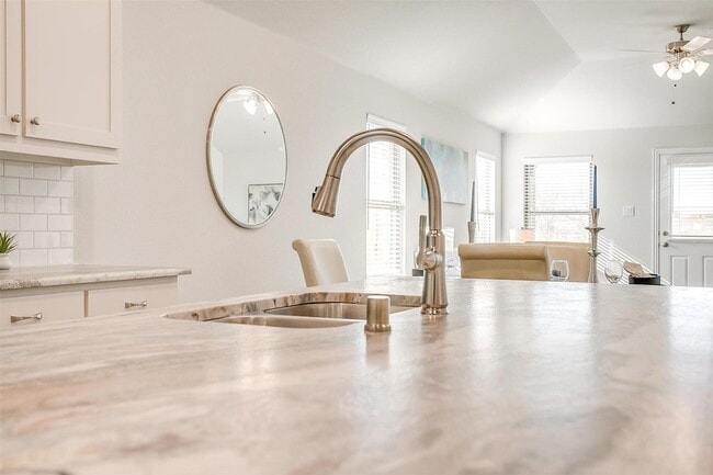 Building Photo - 6618 Ellesmere Dr