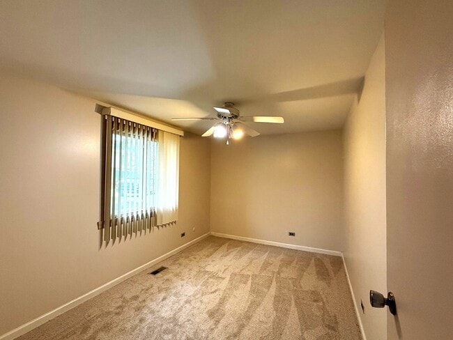 Building Photo - 933 Sagamore Dr