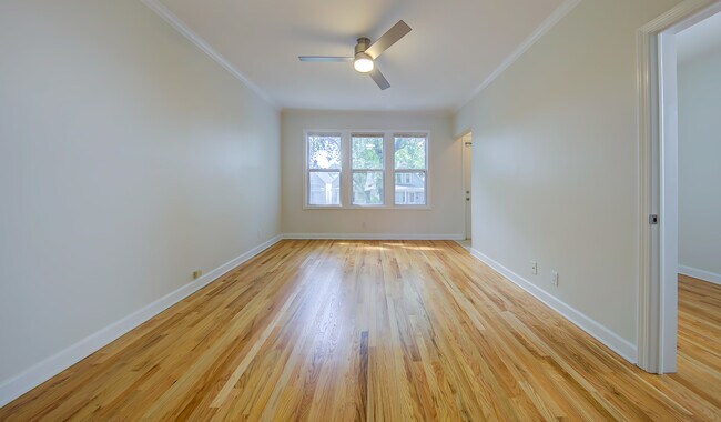 Building Photo - 2428 W Carmen Ave