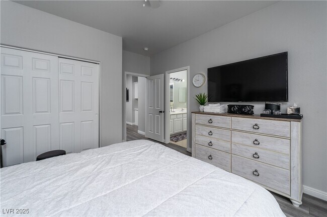 Building Photo - 10725 Bernini Dr