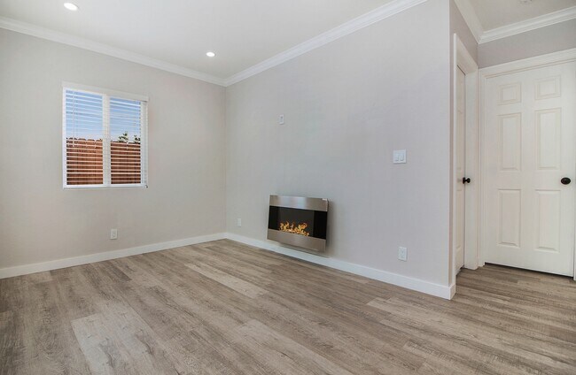 Building Photo - Olive Avenue Triplex