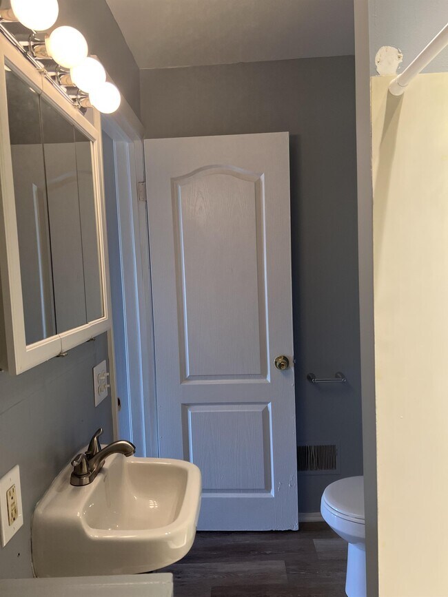 Building Photo - 269 Selye Terrace