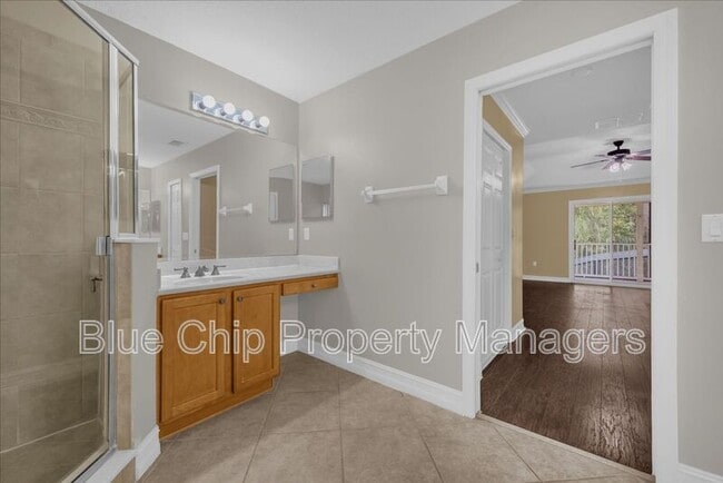 Building Photo - 5864 Lake Melrose Dr