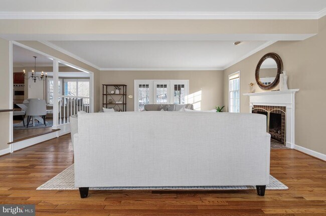 Building Photo - 8815 Surrey Ct