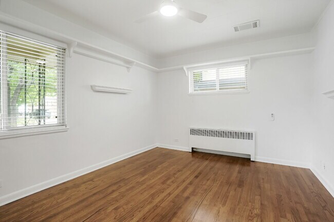 Building Photo - Two bedroom gem in the heart of Sloan's!