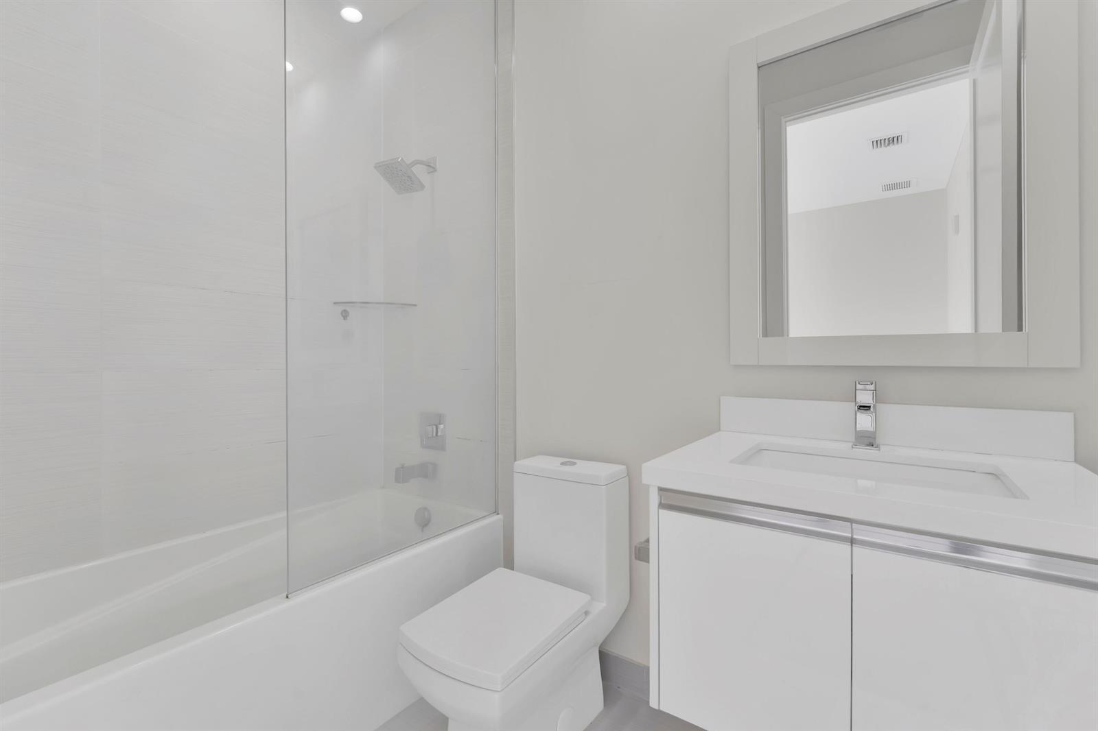 Building Photo - 10220 NW 63rd Ter