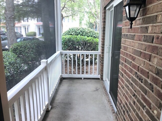 Building Photo - 2 Bedroom 2 Bath Condo in Radcliffe Place ...