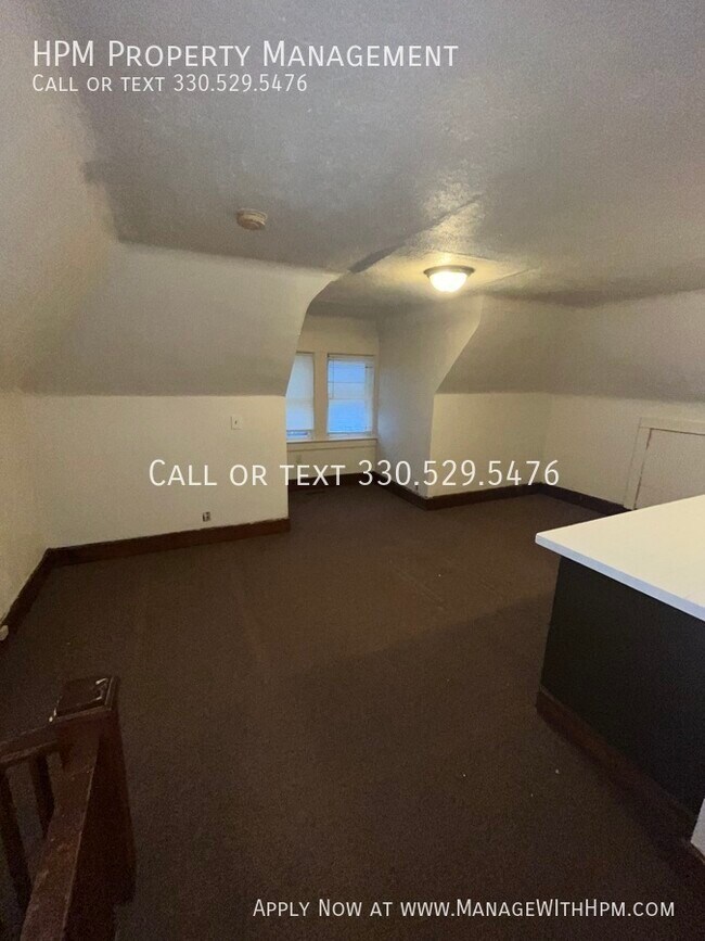 Primary Photo - 34 Grand Ave