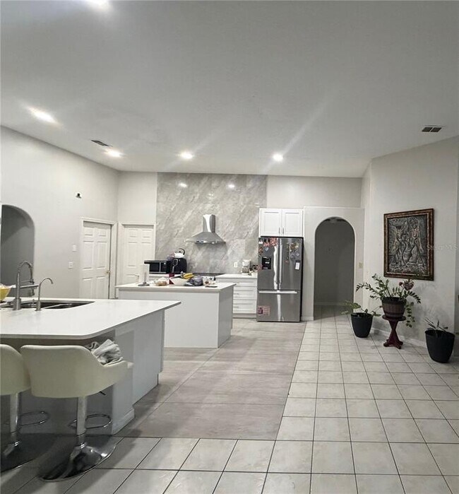 Building Photo - 2618 Hawthorne Ln