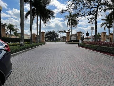 Building Photo - 2173 SE 2nd St