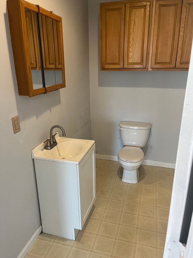 Building Photo - Great 2br/2ba home with large yard and large bonus room!