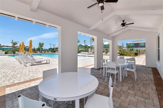 Building Photo - 12616 Cades Bay Cir