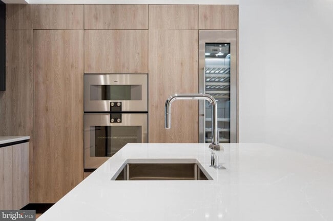 Building Photo - 724 Chesnut Street