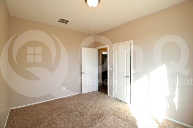 Building Photo - 11434 E Cliffrose Ln