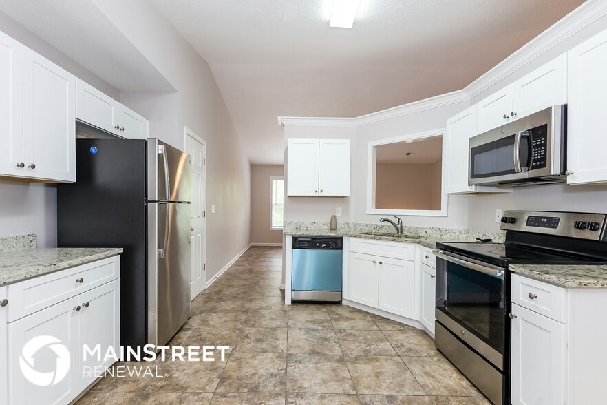 Building Photo - 5515 Hall Cir
