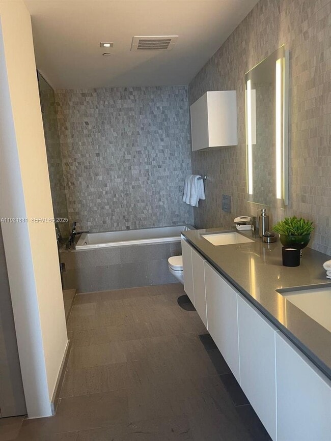 Building Photo - 88 SW 7th St