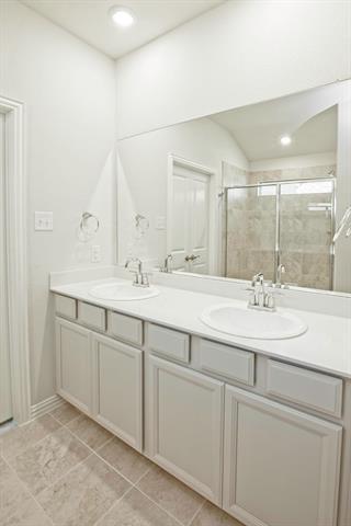 Building Photo - 625 Hidden Cove Dr