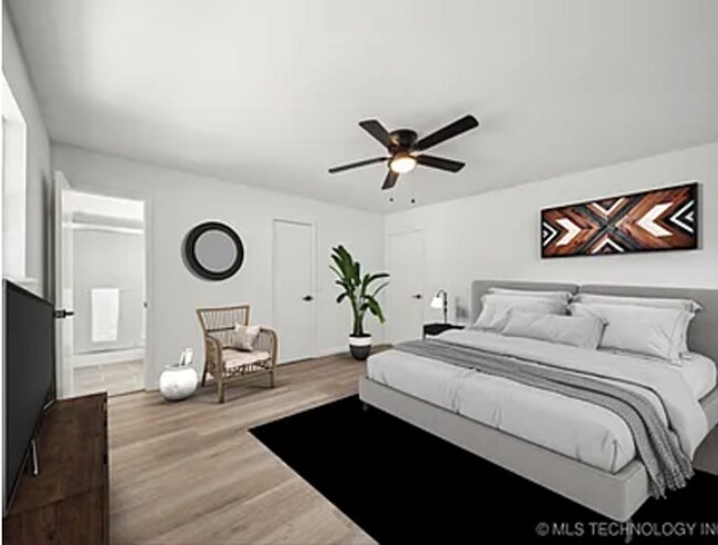 Building Photo - Charming 3-Bedroom Home with Spacious Yard in Prime Tulsa Location