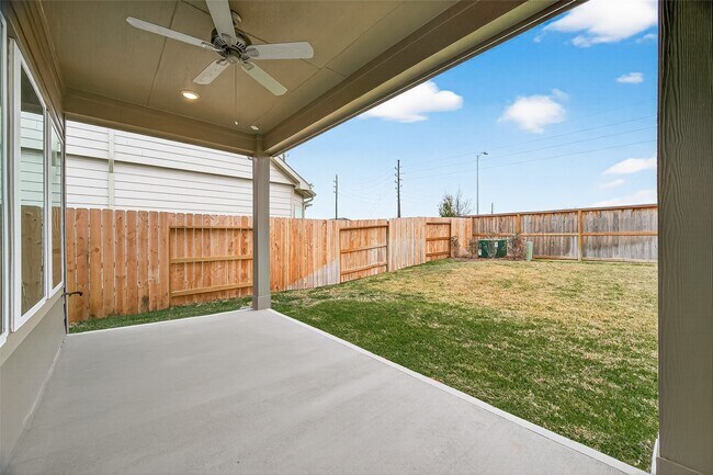 Building Photo - 32415 Sunbeam Dr