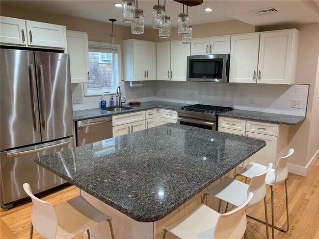 Building Photo - 33 Dennison St