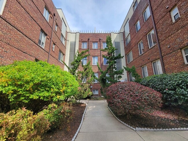 Primary Photo - 5405 9th St NW
