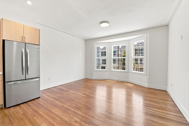 Building Photo - 1734 Greenwich St