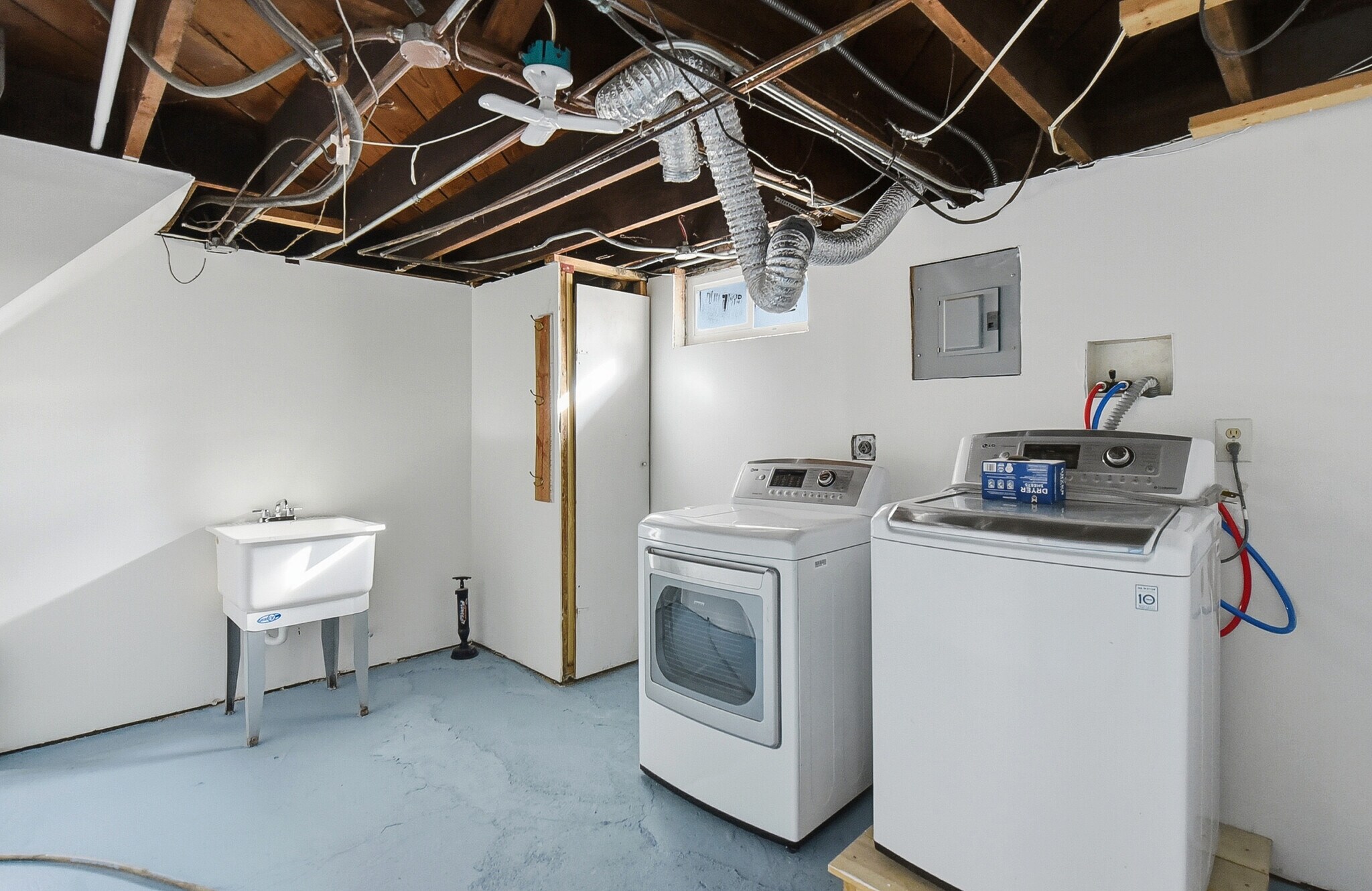 Building Photo - 4709 Shirley St