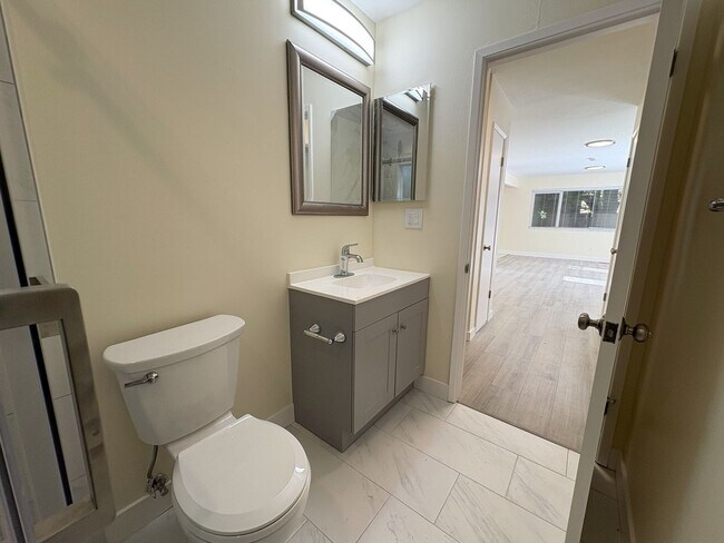 Building Photo - Newly Renovated 2BD/1BA in Palo Alto | Prime Location!