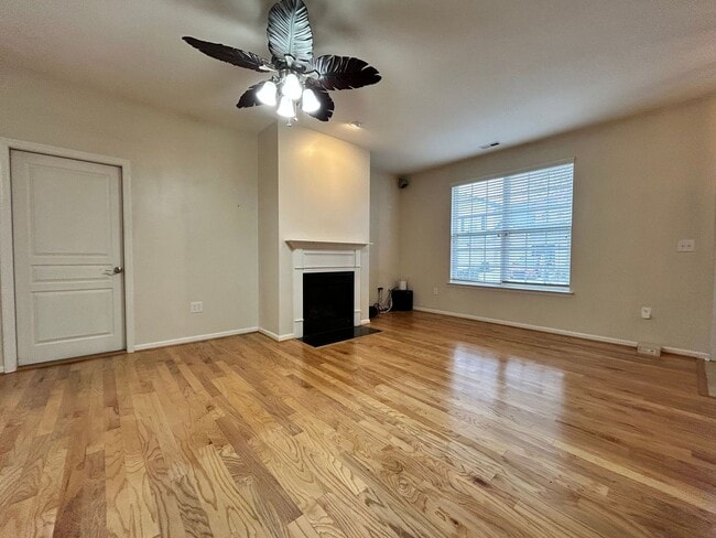 Building Photo - Welcome to this charming house "ASK ABOUT OUR ZERO DEPOSIT"